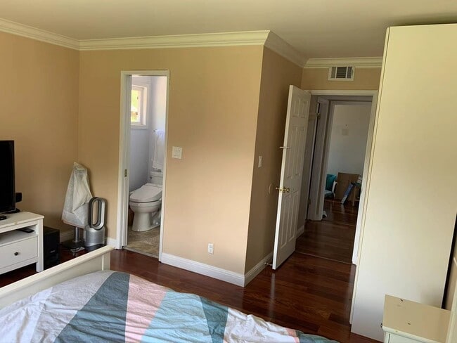 Building Photo - 3680 Wilmington Rd