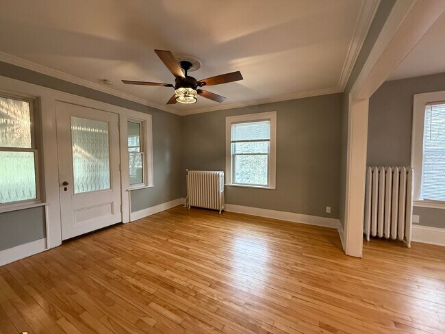 Building Photo - 780 Curfew St