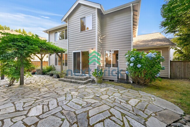 Building Photo - Quiet and Spacious 5-Bedroom Haven w/ 2.5 Baths – 2420 Sq Ft of Comfort Awaits!