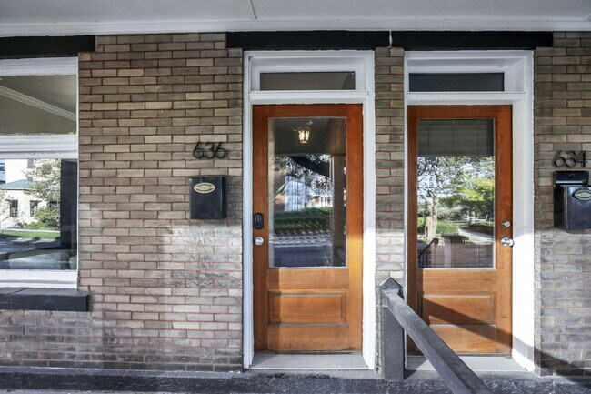 Building Photo - Stunning Restored 4BR Home Steps from Goodale Park & the Short North