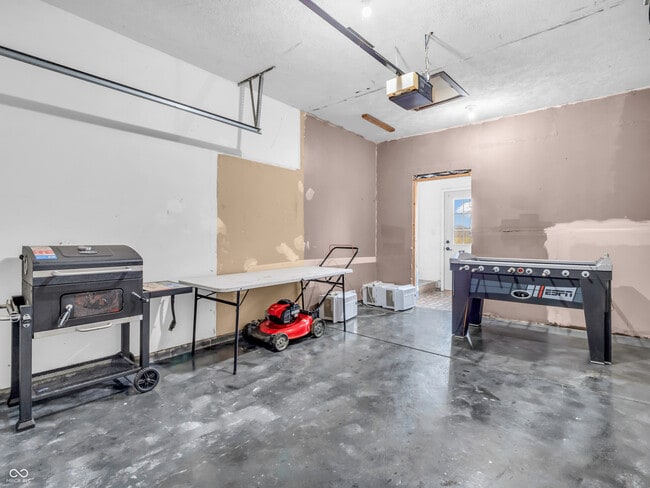 Building Photo - 12386 S Hillview Dr