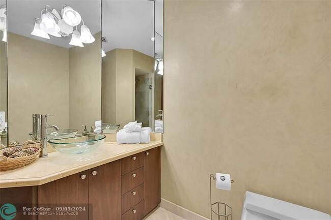 Building Photo - 4200 Coral Hills Dr