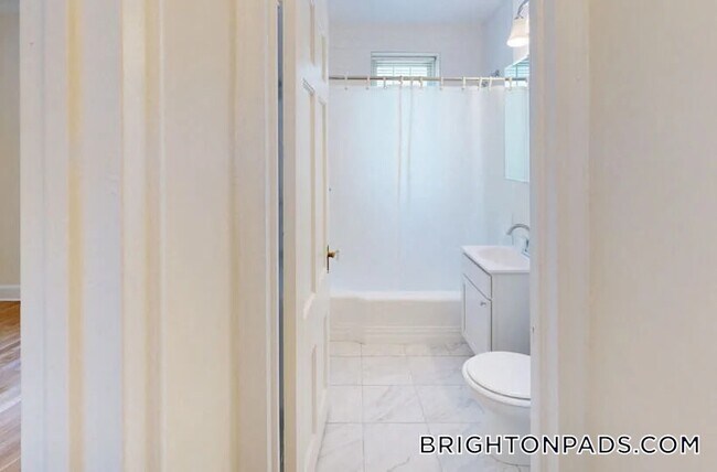 Building Photo - 75 Kilsyth Terrace