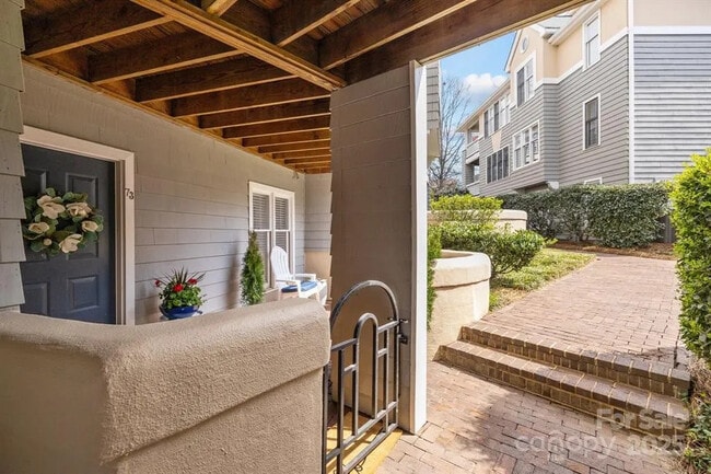 Building Photo - 226 Queens Rd