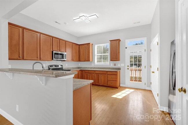 Building Photo - 104 Kensington St