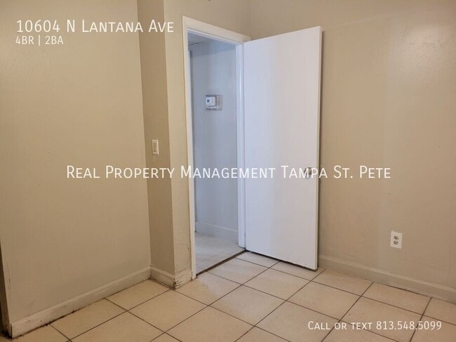 Building Photo - 10604 N Lantana Ave