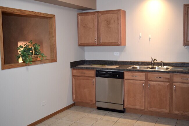 Building Photo - 2258 Abbeywood Dr