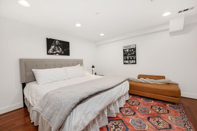 Building Photo - 329 N West Ave