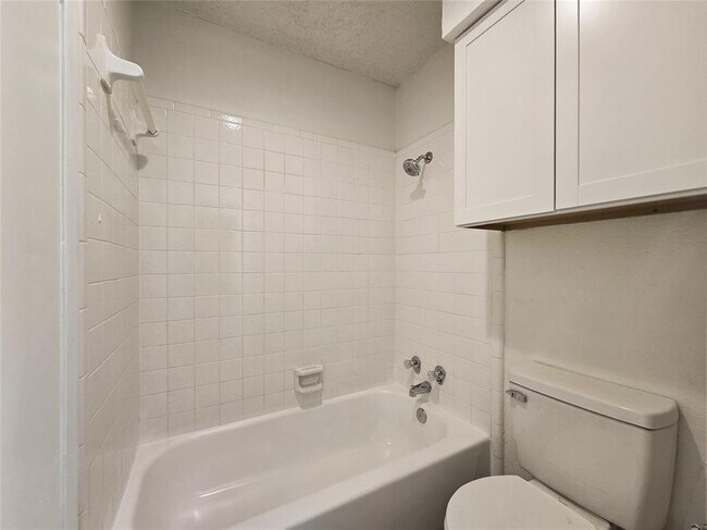 Building Photo - 8418 Fathom Cir