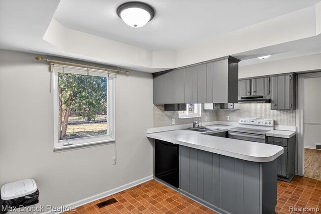 Building Photo - 33815 Orban Dr