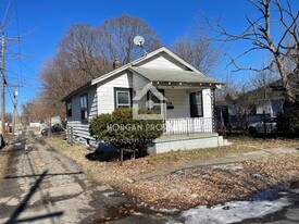 Building Photo - 516 E 7th St