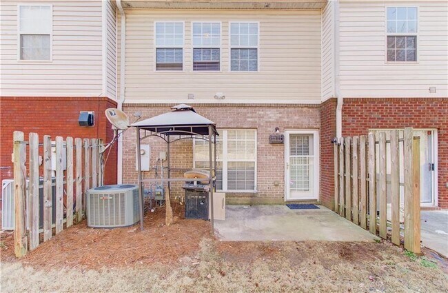 Building Photo - 2230 Hawks Bluff Trail NW