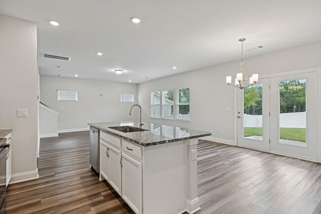 Building Photo - Clover Glen Rental