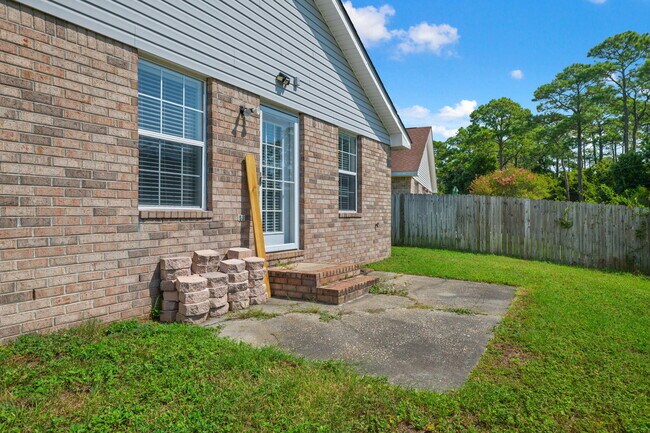 Building Photo - 422 Pristine Water Ln