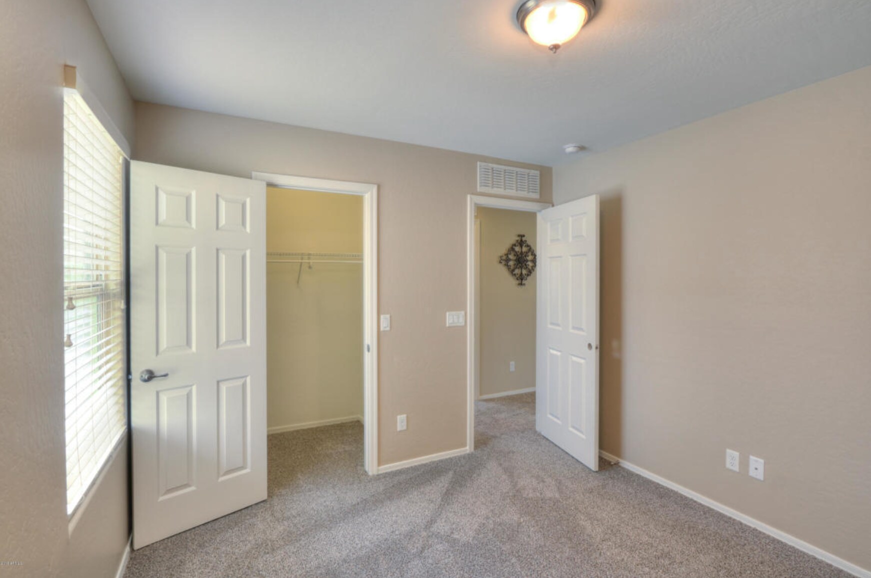 Building Photo - 40352 W Molly Ln
