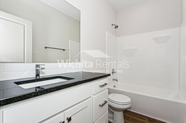 Building Photo - 1861-1861 S Hickory Creek Ct