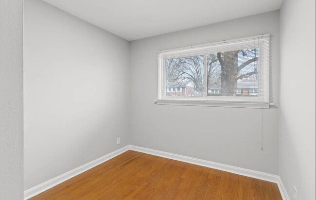 Building Photo - 713 Huntwood Ln