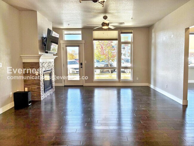 Building Photo - 3 Bed/2 Bath Condo with Garage / Available...