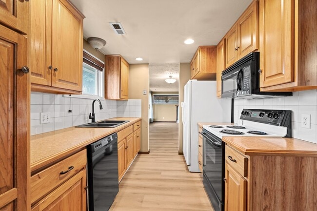 Building Photo - South Hill cute 2 Bed 1 Bath rancher with covered entertaining patio - Coming Soon 9/23