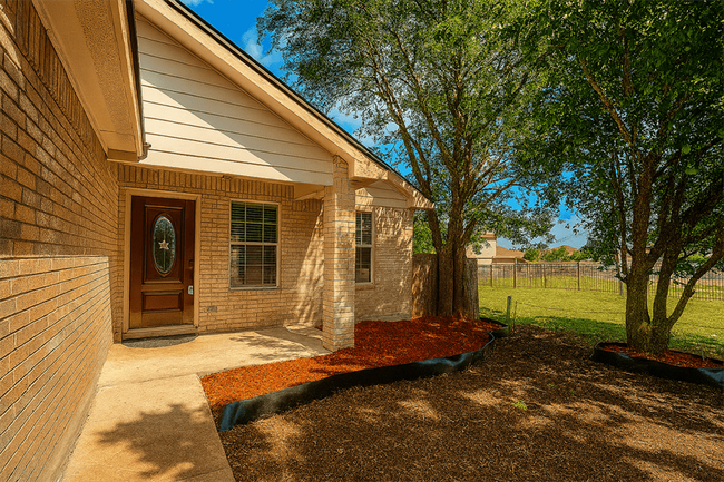 Building Photo - 9007 Shaenwest