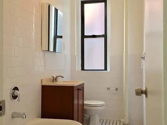Building Photo - "Charming 1-Bedroom Retreat in Vibrant New York Locale – Your Perfect Urban Sanctuary!"