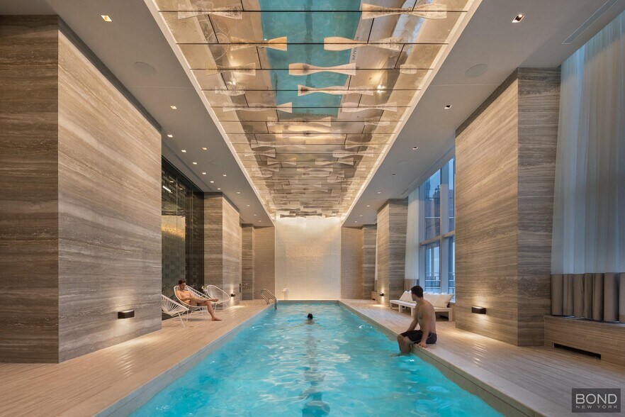 Building Photo - 555 Tenth Avenue