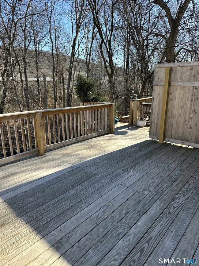 Building Photo - 1693 Litchfield Turnpike