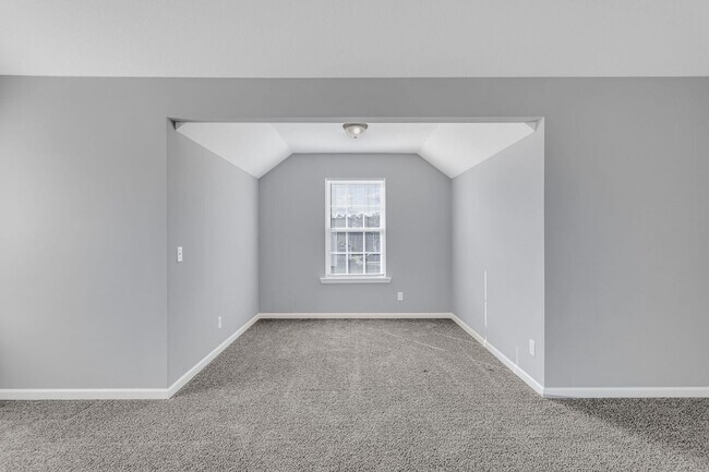 Building Photo - 4 bedroom 2.5 home located Huntington neighborhood close to Ft. Stewart