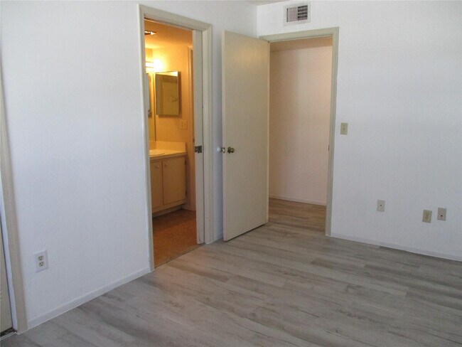 Building Photo - 23442 SW 57th Ave