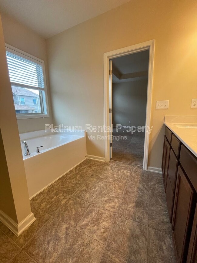 Building Photo - 5755 Rialto Way