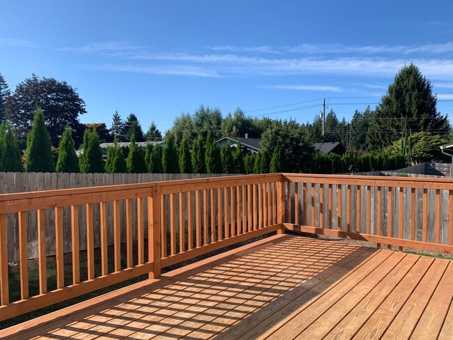 Building Photo - Beautiful 4BR in Camas! Modern Finishes! Close to Shopping & I-5! Schedule a tour today!