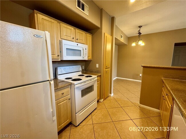 Building Photo - 8000 W Badura Ave