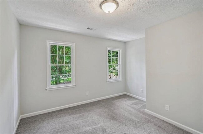 Building Photo - 141 Patterson Rd SW