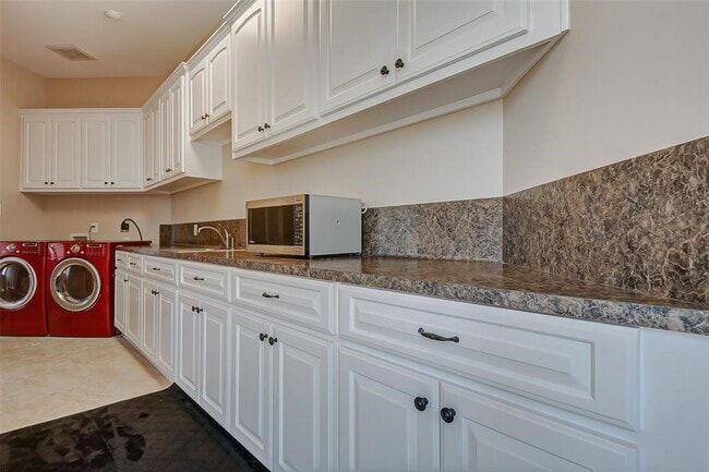 Building Photo - 33202 W Haddon Ct