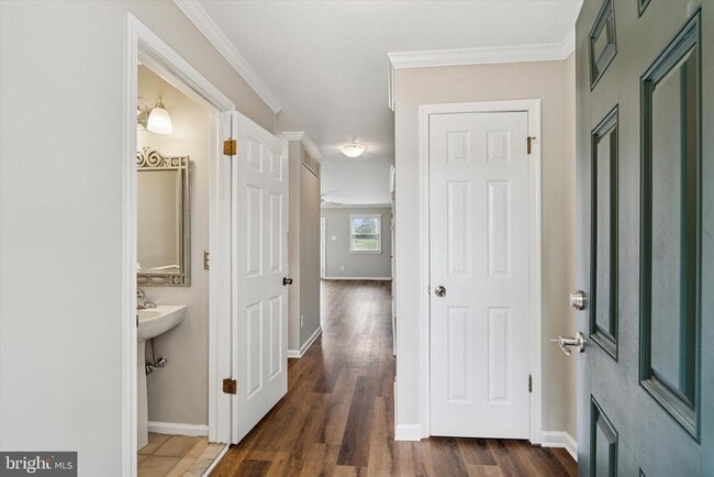 Building Photo - 214 Troon Ct