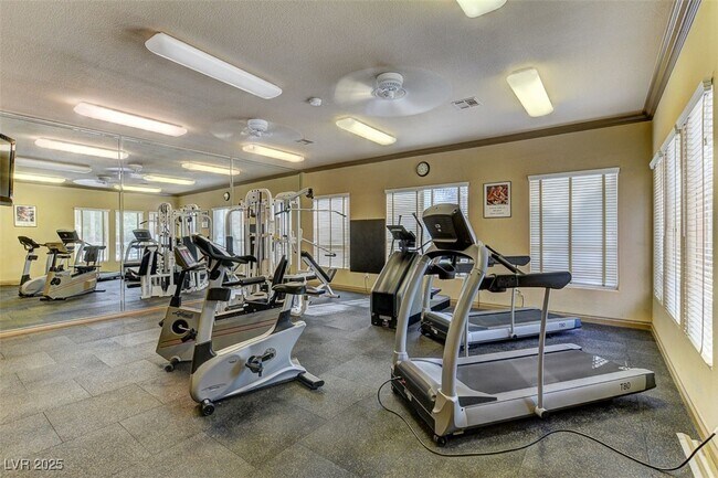 Building Photo - 1150 N Buffalo Dr