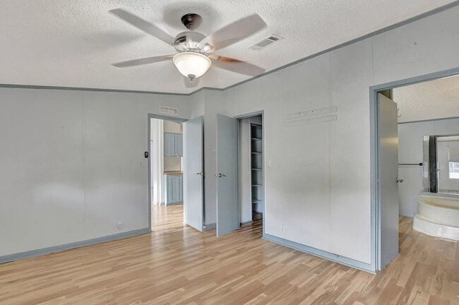 Building Photo - 11904 Anchorage Way