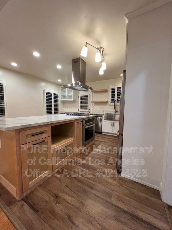 Building Photo - 1910 W 94th Pl