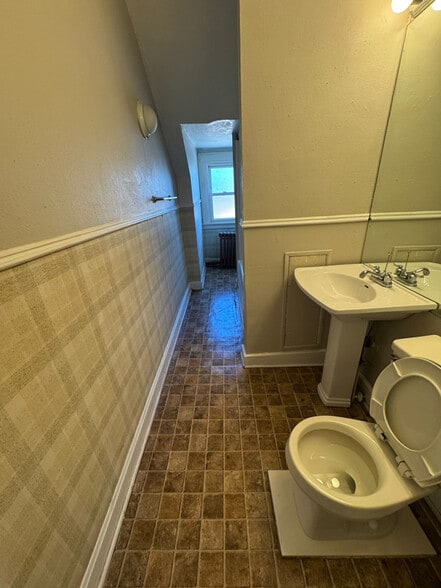 Building Photo - 3450 Clifton Ave