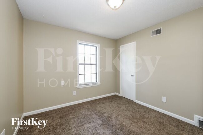 Building Photo - 3138 Sleepy Hollow Rd