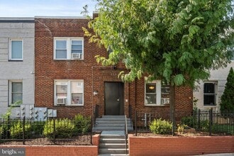 Building Photo - 3542 6th St NW