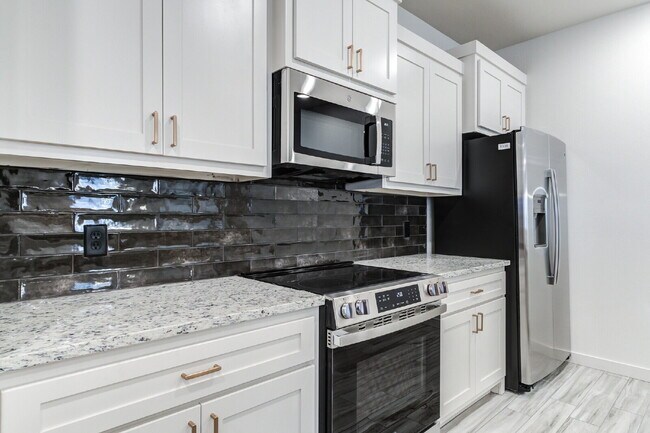 Building Photo - Brand new townhomes in Frenship East!