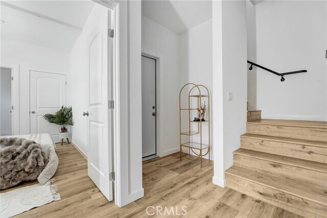 Building Photo - 11954 Vanowen St