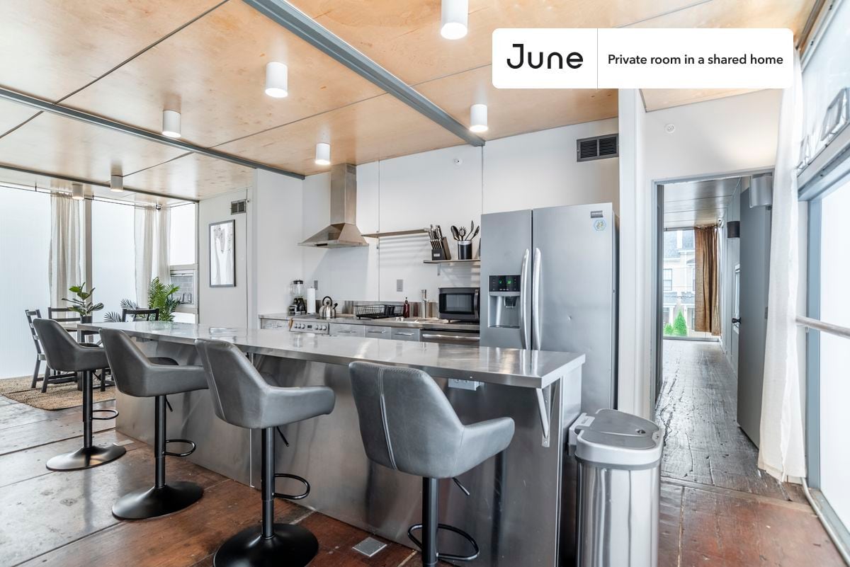 Building Photo - Room in Shared 6 bed/6 bath home