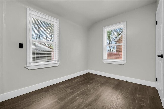 Building Photo - 9090 Stahelin Ave