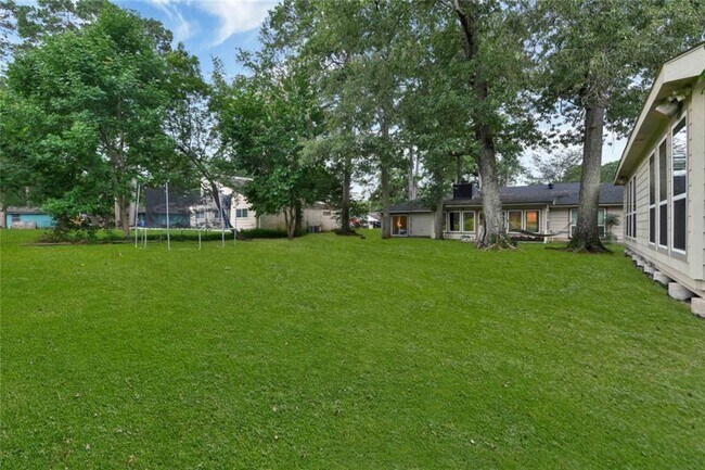 Building Photo - 1606 Chestnut Ridge Rd