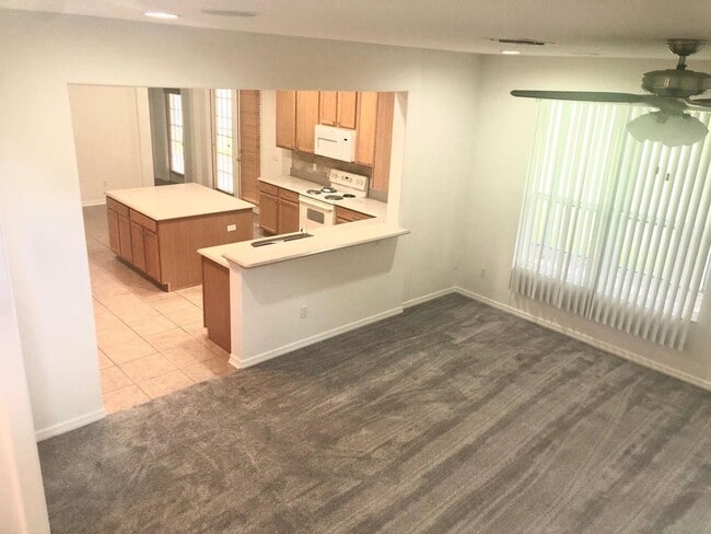 Building Photo - MOVE IN AUGUST! BEAUTIFUL LARGE/SPACIOUS HOME! NEWER CARPET ON 1ST FLOOR! Great Location! 2 story...