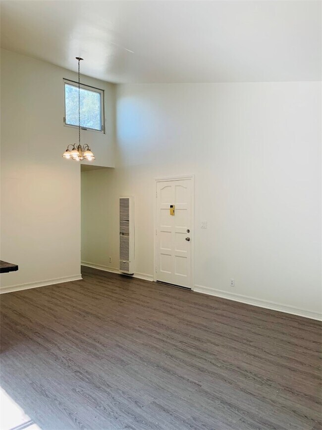 Building Photo - 1001 W Stevens Ave