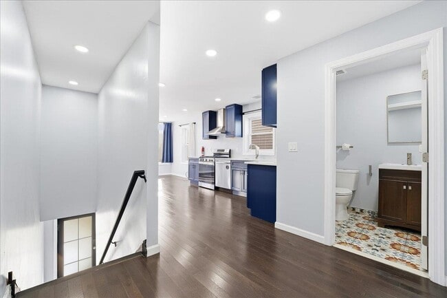 Building Photo - 225 Freeman Ave