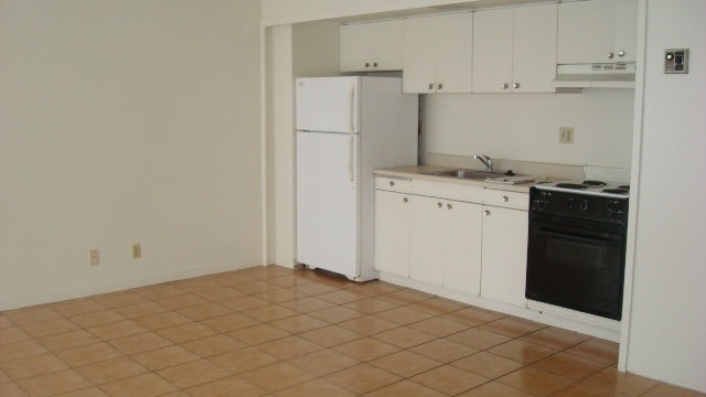 Building Photo - PARTLY FURNISHED STUDIO 1 BATH